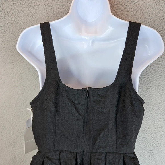 Chelsea 28 Womens Black Mini Romper Sz M Pockets Puckered Textured - Picture 6 of 14